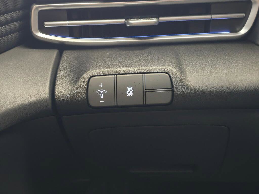 New 2026 Hyundai Elantra Limited image 26