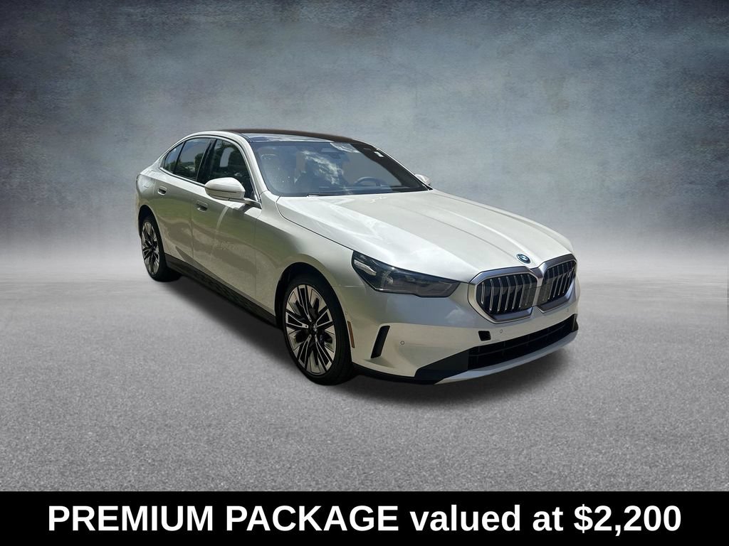 Used 2026 BMW i5 eDrive40 w/ Premium Package AWD/4WD image 2