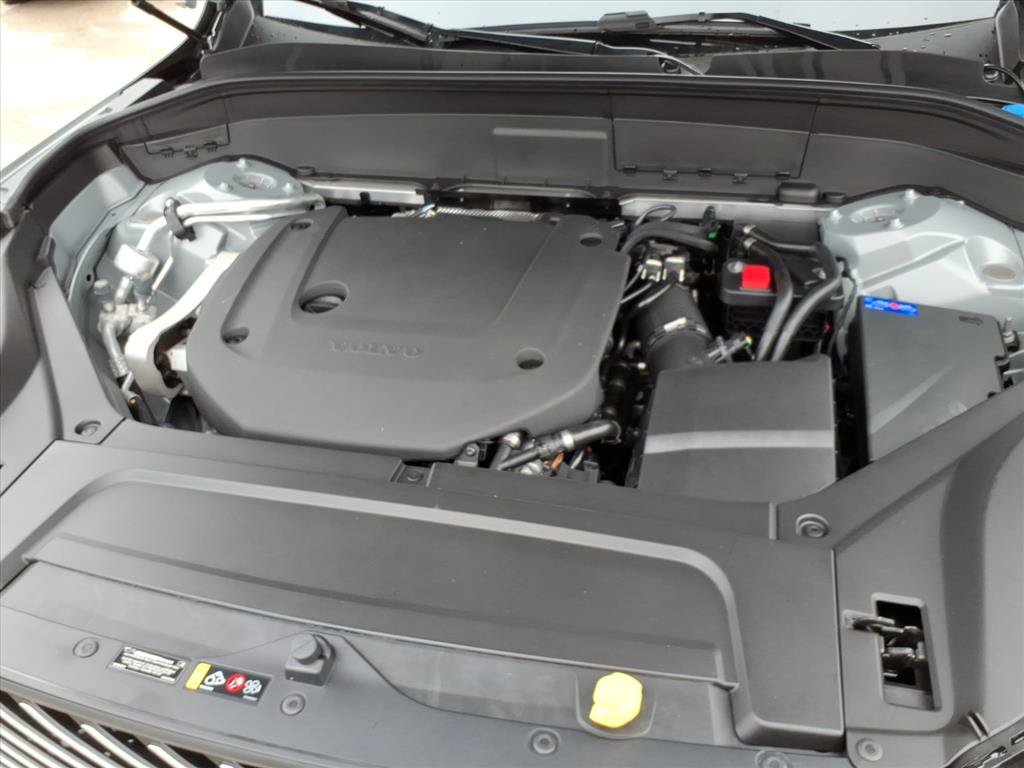 Certified 2026 Volvo XC90 B6 Plus w/ Protection Package Premier AWD/4WD image 9