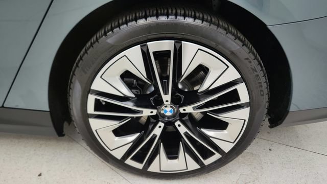 Used 2026 BMW i5 eDrive40 AWD/4WD image 92
