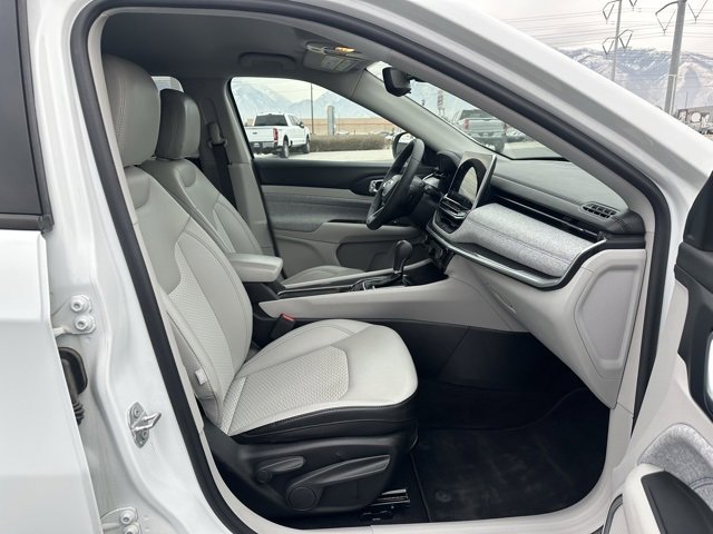 Used 2022 Jeep Compass Latitude image 18