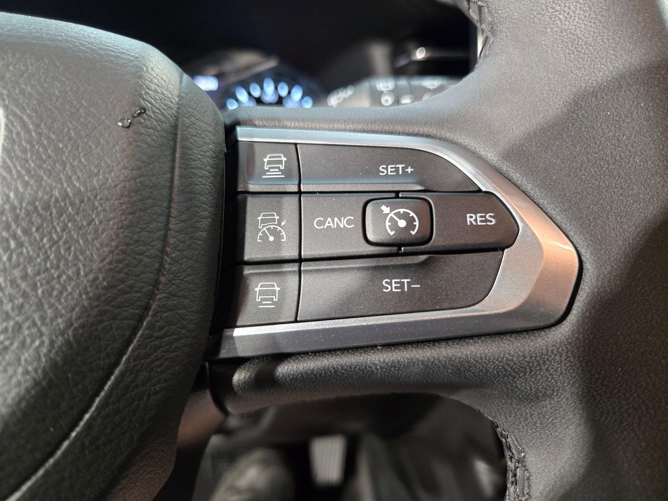 Used 2025 Jeep Compass Limited AWD/4WD image 28