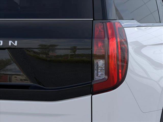 New 2025 Ford Expedition Active image 21