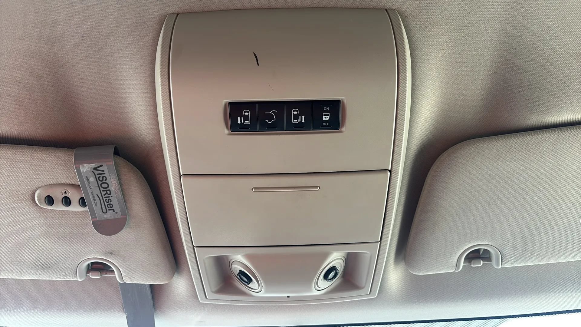 Used 2016 Chrysler Town & Country Touring w/ Driver Convenience Group FWD image 25