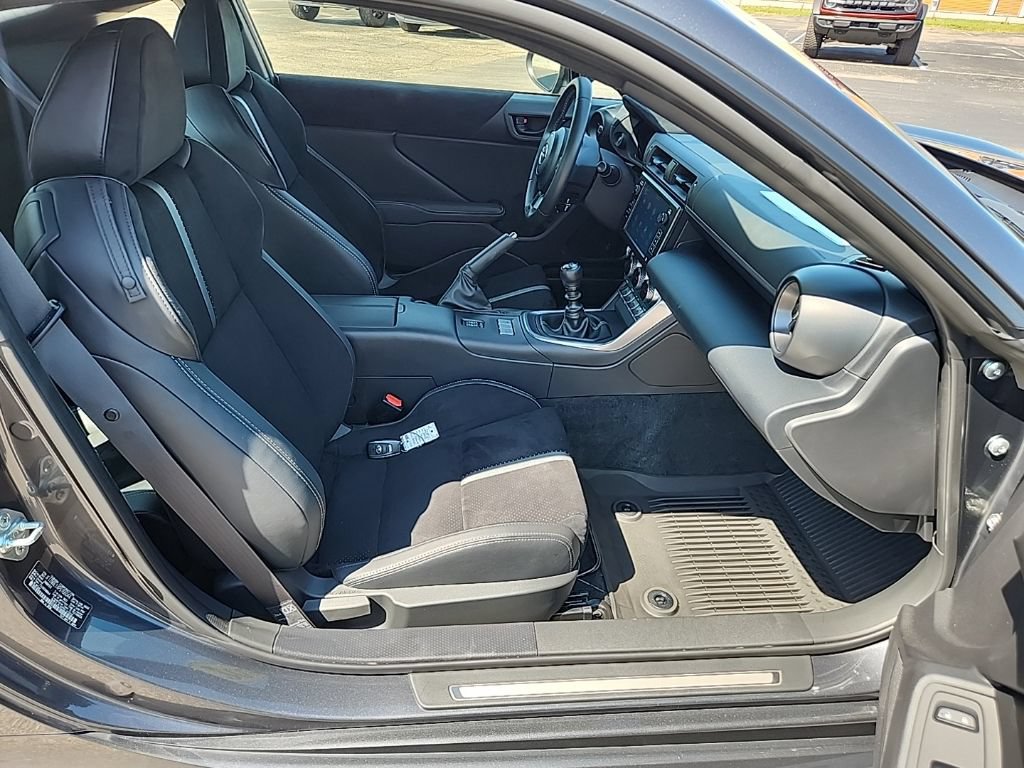 Used 2023 Toyota GR86 Premium w/ ALL Weather Mat Package (TMS) RWD image 32