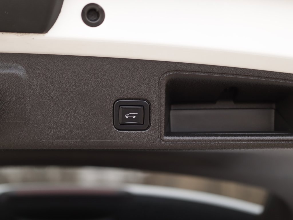 Used 2022 GMC Terrain AT4 image 31