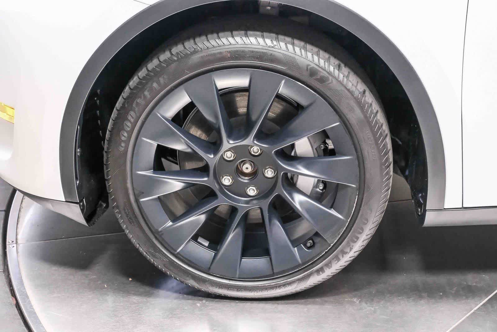 Used 2023 Tesla Model Y Long Range AWD/4WD image 10