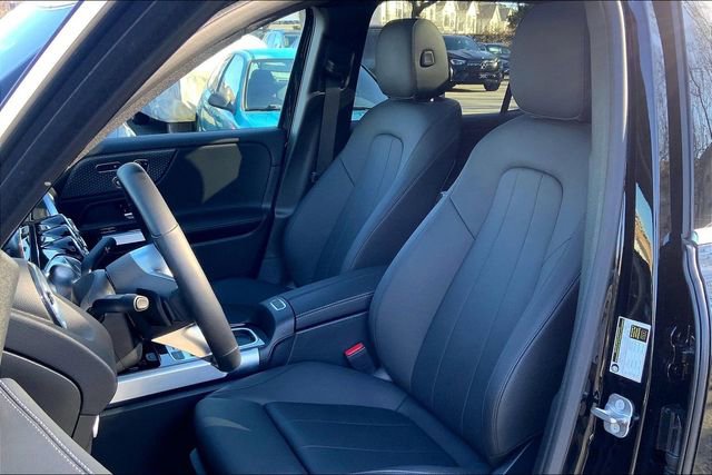 Used 2025 Mercedes-Benz GLB 250 4MATIC image 6