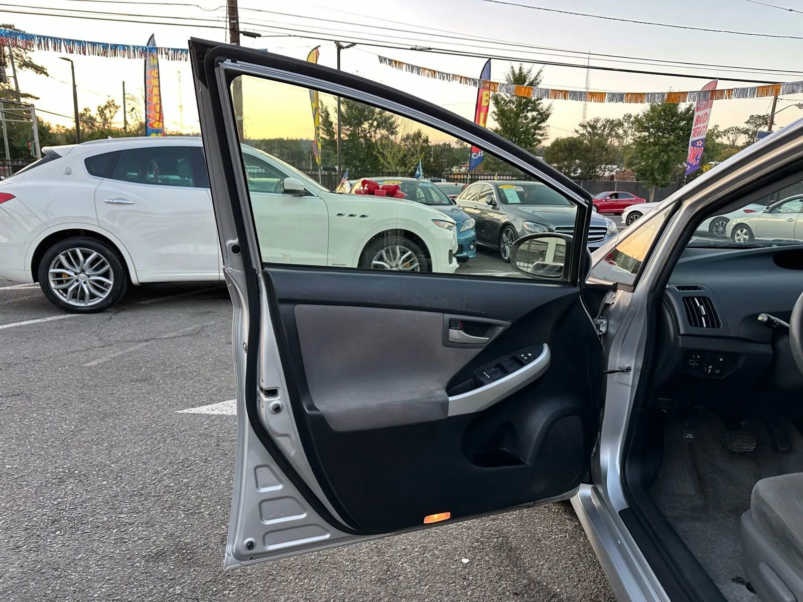 Used 2014 Toyota Prius Plug-In Hybrid image 11