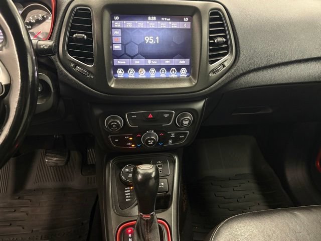 Used 2020 Jeep Compass Trailhawk AWD/4WD image 21
