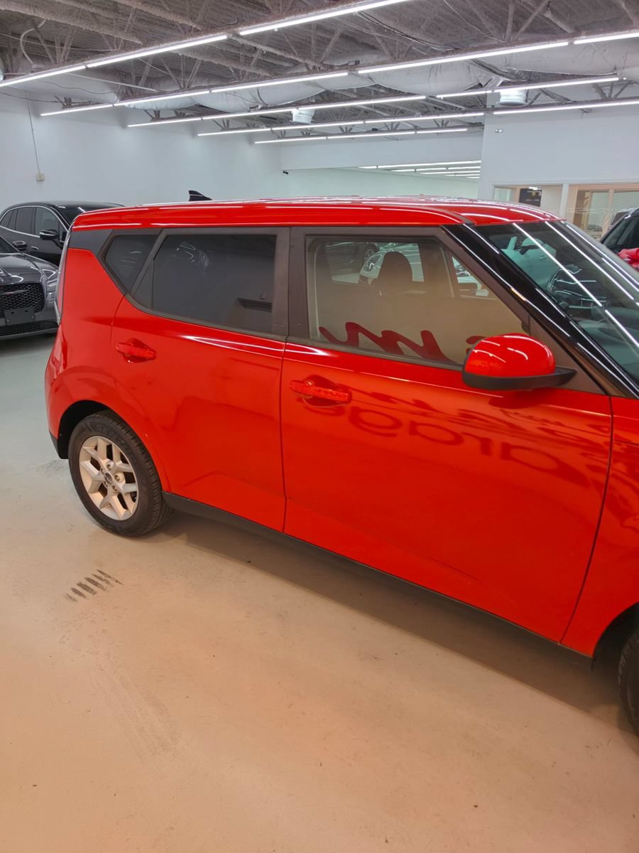 Used 2024 Kia Soul LX w/ LX Technology Package FWD image 7