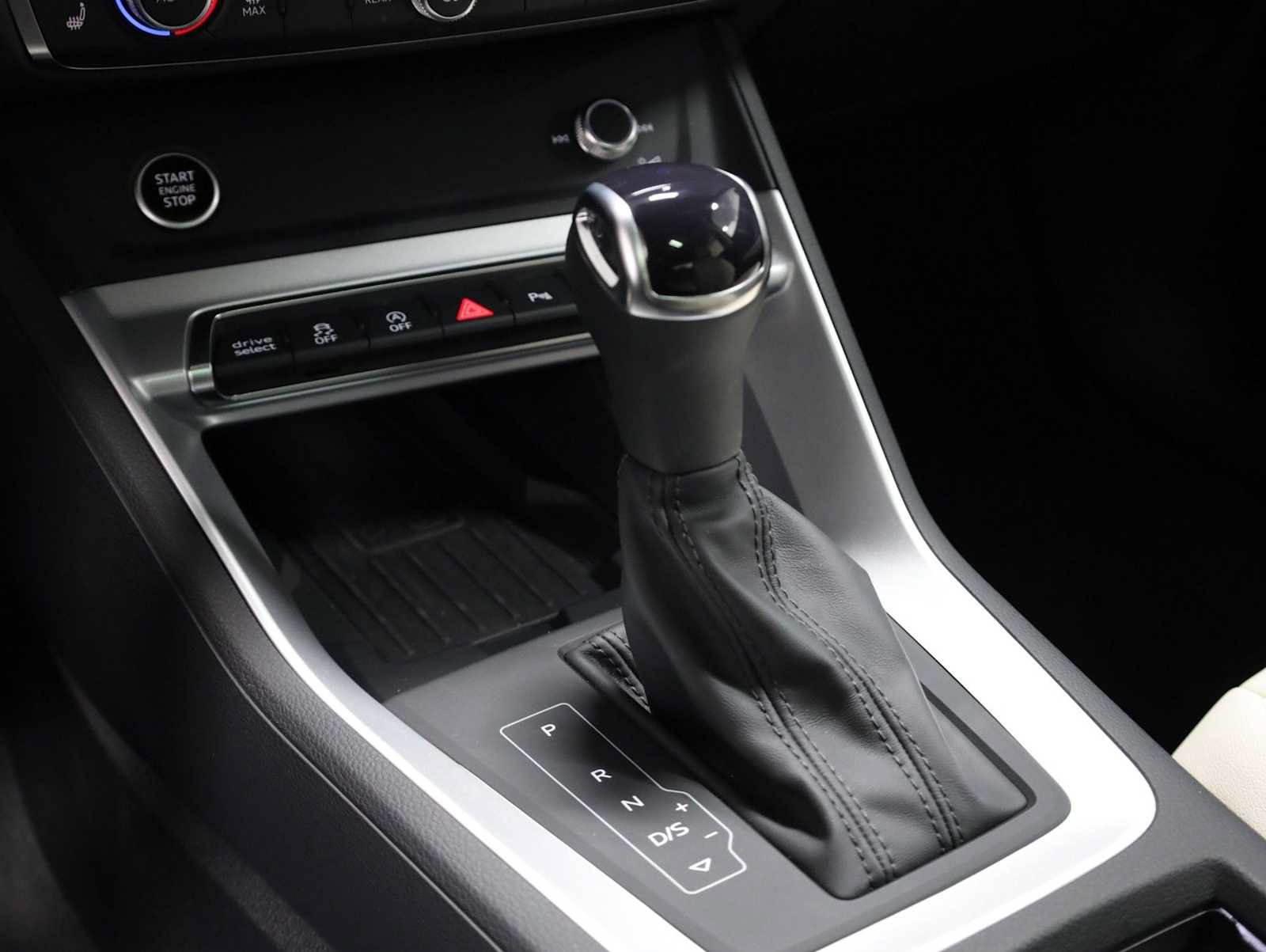 Certified 2025 Audi Q3 2.0T Premium w/ Convenience Package AWD/4WD image 25