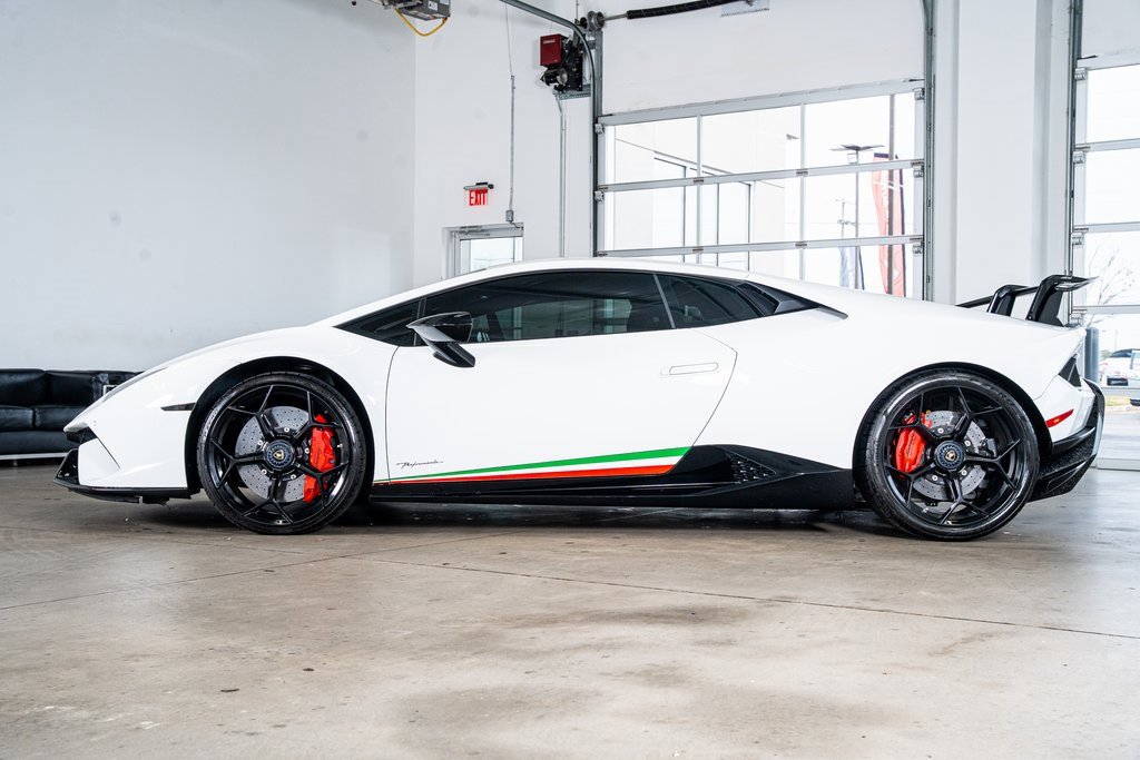 Used 2018 Lamborghini Huracan Performante image 8