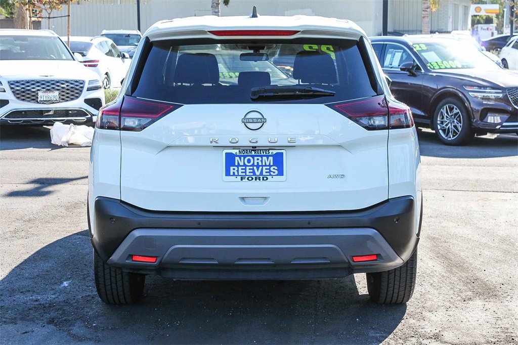 Used 2023 Nissan Rogue S image 8