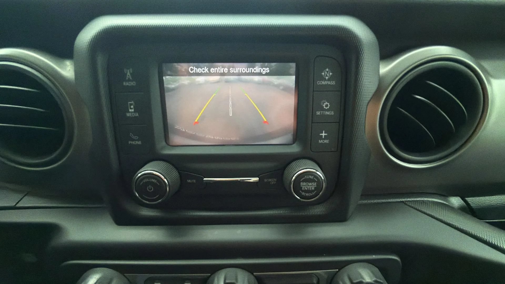 Used 2020 Jeep Wrangler Sport AWD/4WD image 16