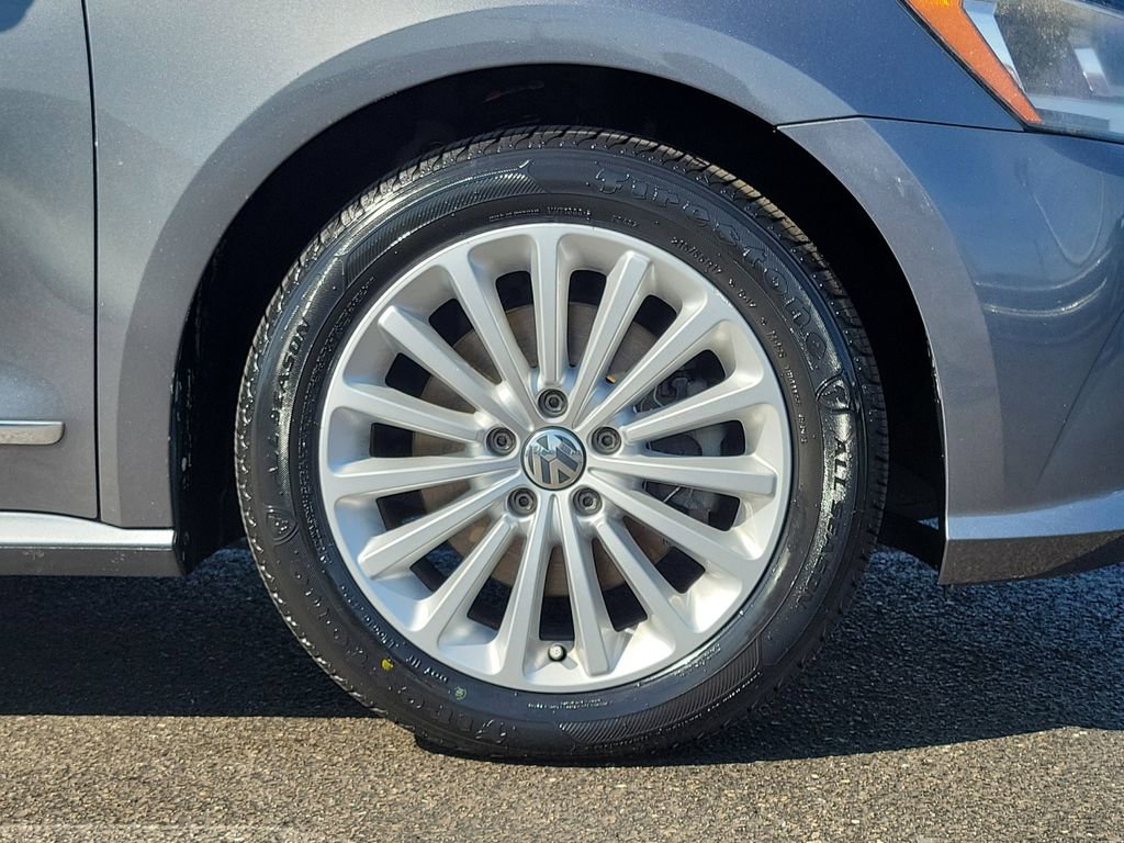 Used 2017 Volkswagen Passat 1.8T SE image 9