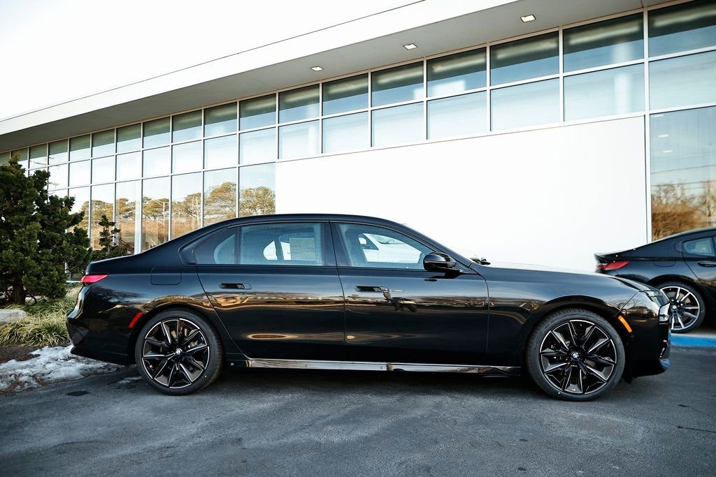 New 2026 BMW 740i w/ Executive Package image 4