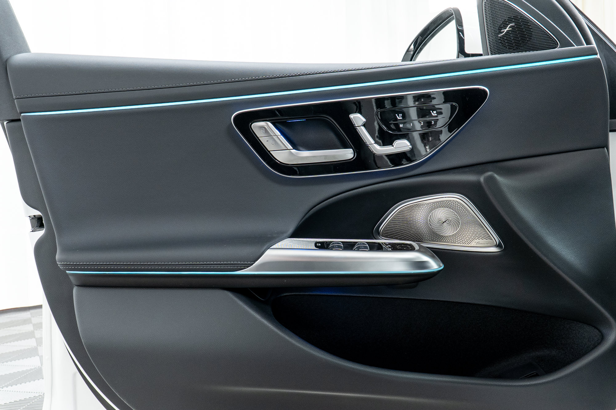 New 2025 Mercedes-Benz E 350 4MATIC Sedan image 11