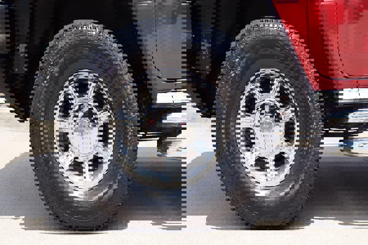 Used 2005 HUMMER H2 SUT w/ Preferred Equipment Group image 59