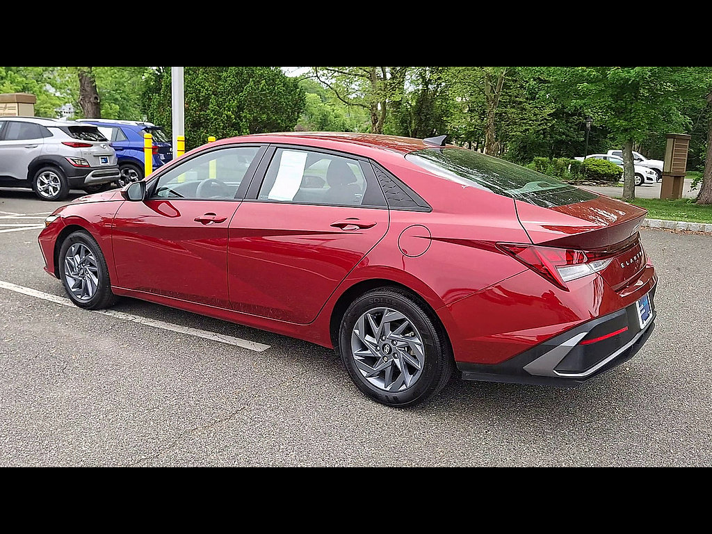 Certified 2024 Hyundai Elantra Blue FWD image 6