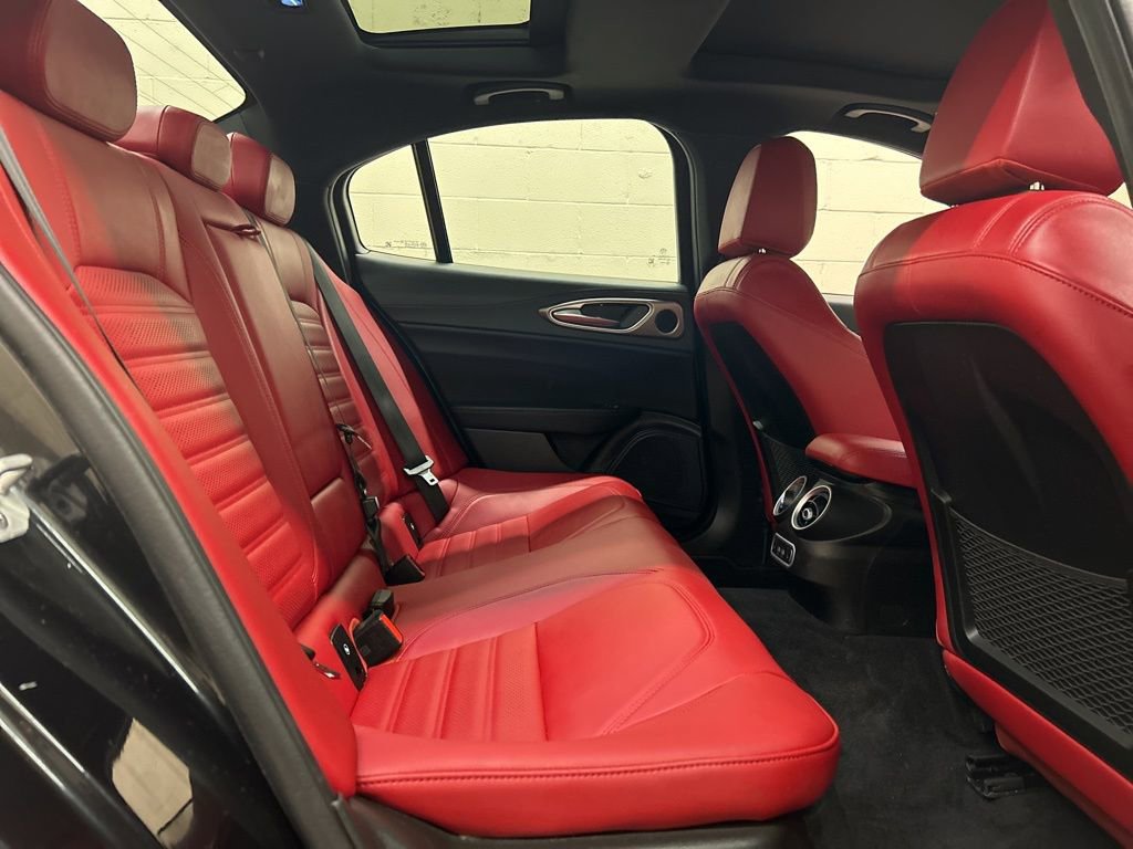 Used 2024 Alfa Romeo Giulia Veloce image 9