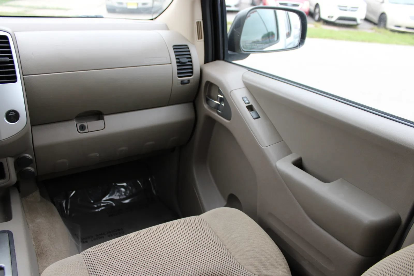 Used 2015 Nissan Frontier SV RWD image 7
