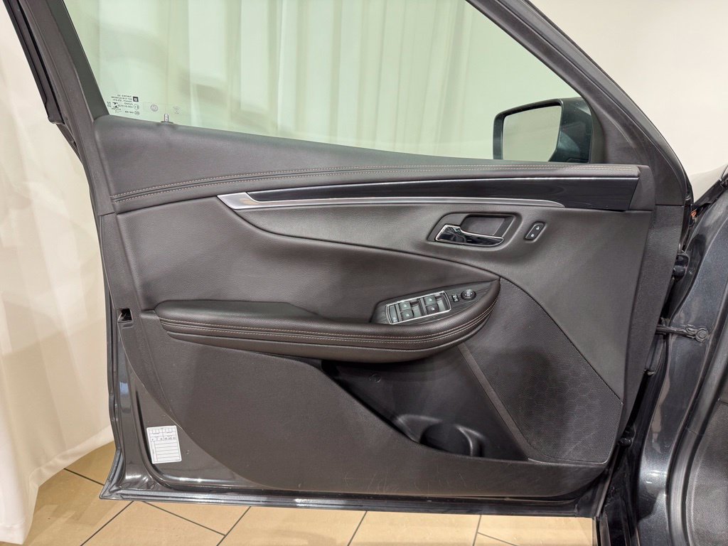 Used 2019 Chevrolet Impala LT FWD image 14