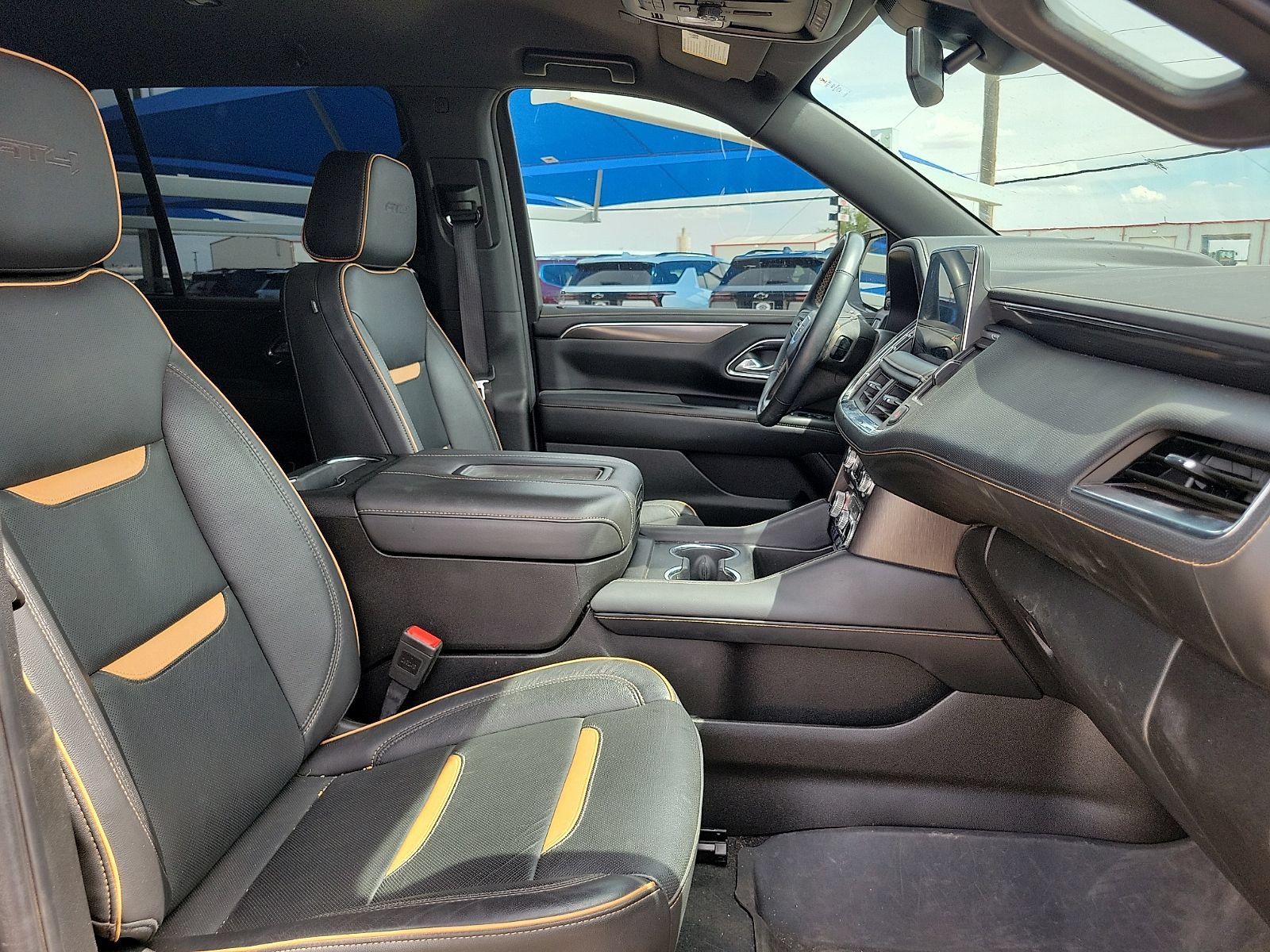 Used 2024 GMC Yukon AT4 w/ Technology Package AWD/4WD image 25
