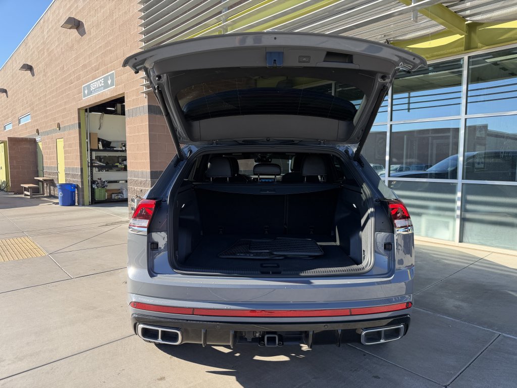 Used 2024 Volkswagen Atlas Cross Sport SEL R-Line w/ Adventure Package AWD/4WD image 40