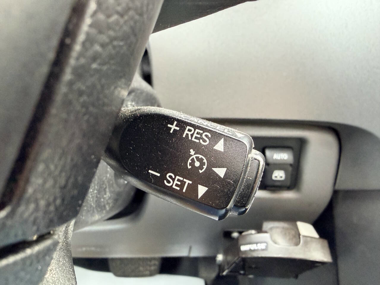 Used 2013 Toyota Sequoia SR5 w/ Premium Pkg image 63