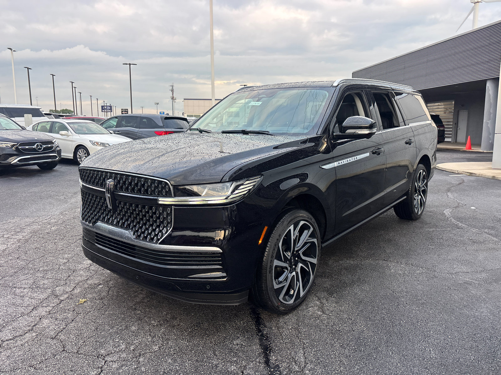 New 2027 Lincoln Navigator L Reserve AWD/4WD image 3