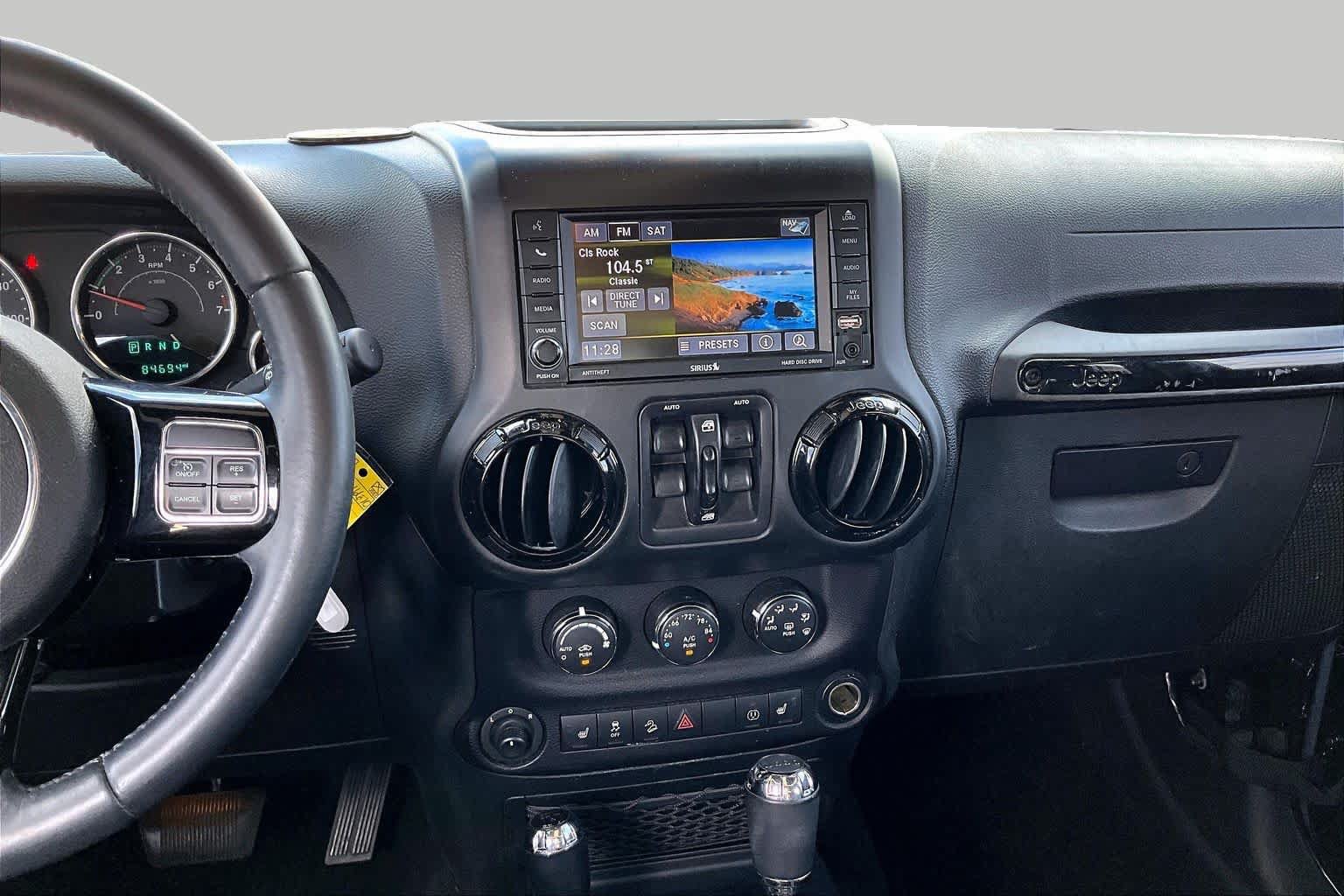 Used 2015 Jeep Wrangler Unlimited Sahara AWD/4WD image 6