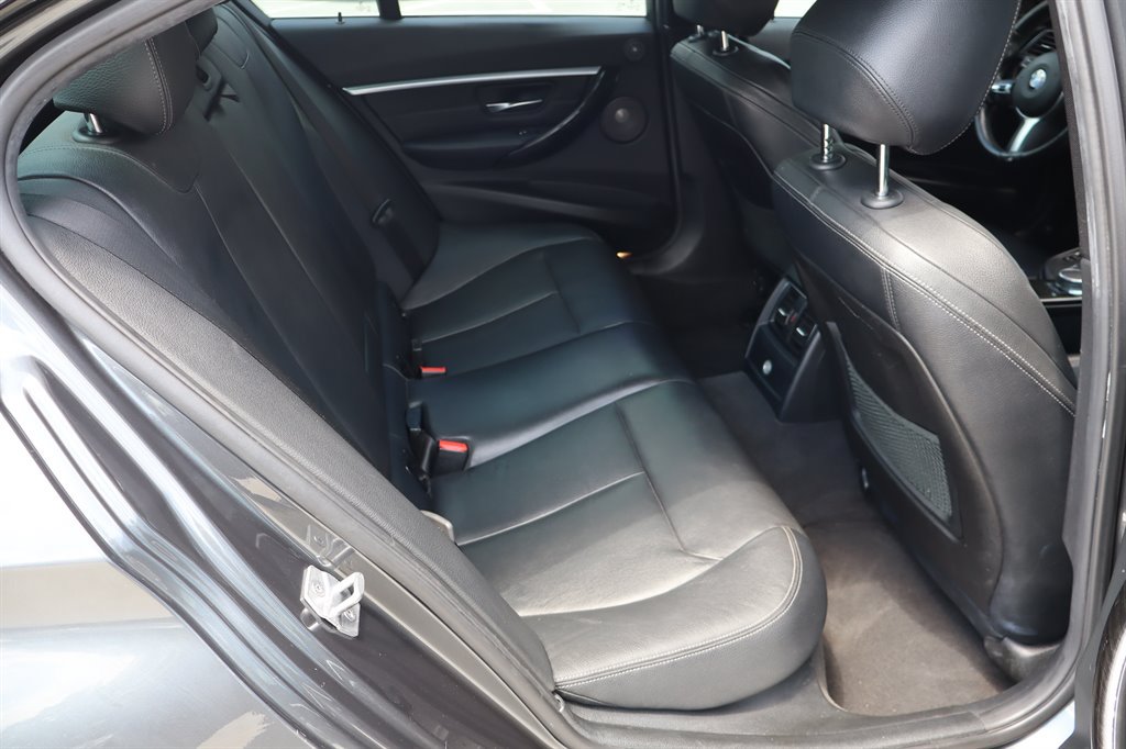 Used 2018 BMW 340i Sedan RWD image 21