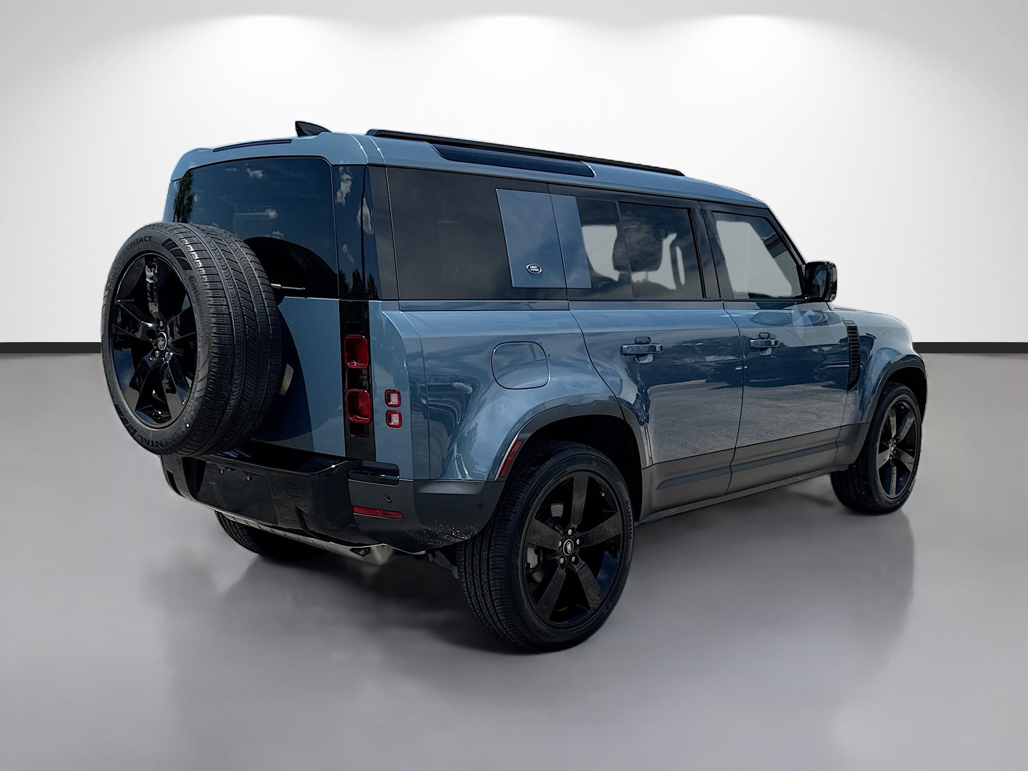 Used 2024 Land Rover Defender 110 S AWD/4WD image 3