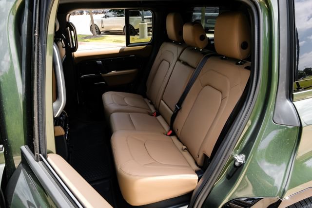 New 2026 Land Rover Defender 110 X-Dynamic SE AWD/4WD image 44