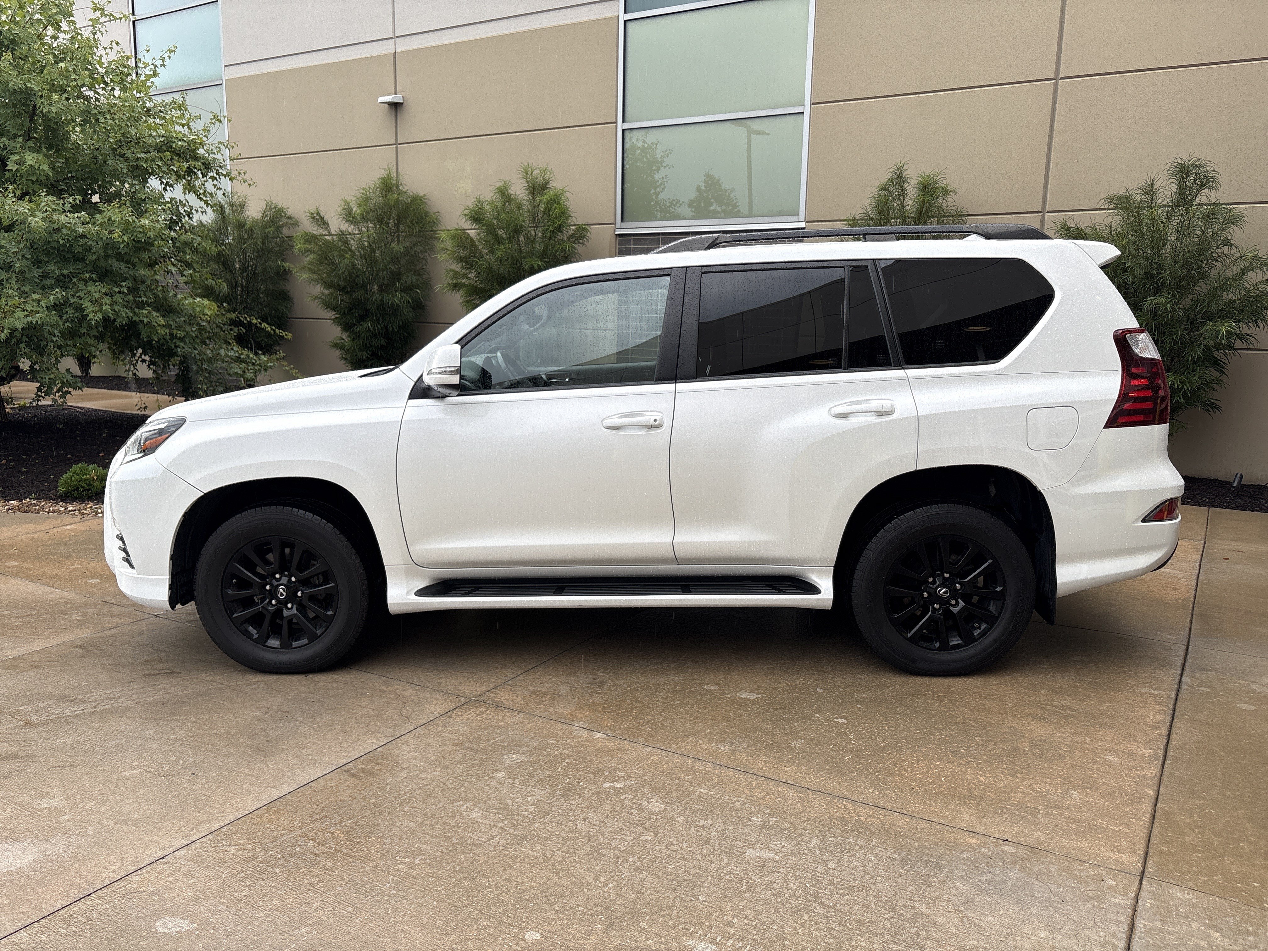 Used 2022 Lexus GX 460 w/ Black Line Special Edition AWD/4WD image 7