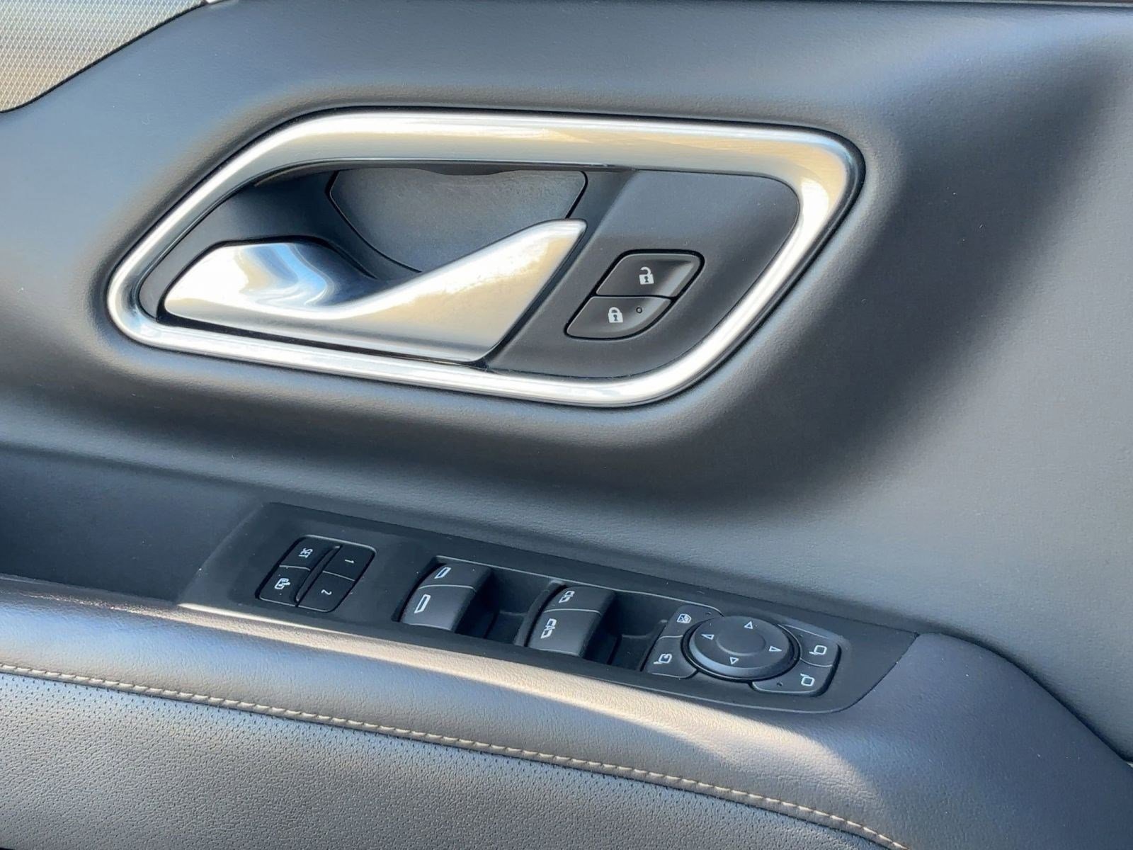 Used 2022 GMC Yukon AT4 w/ Max Trailering Package image 13