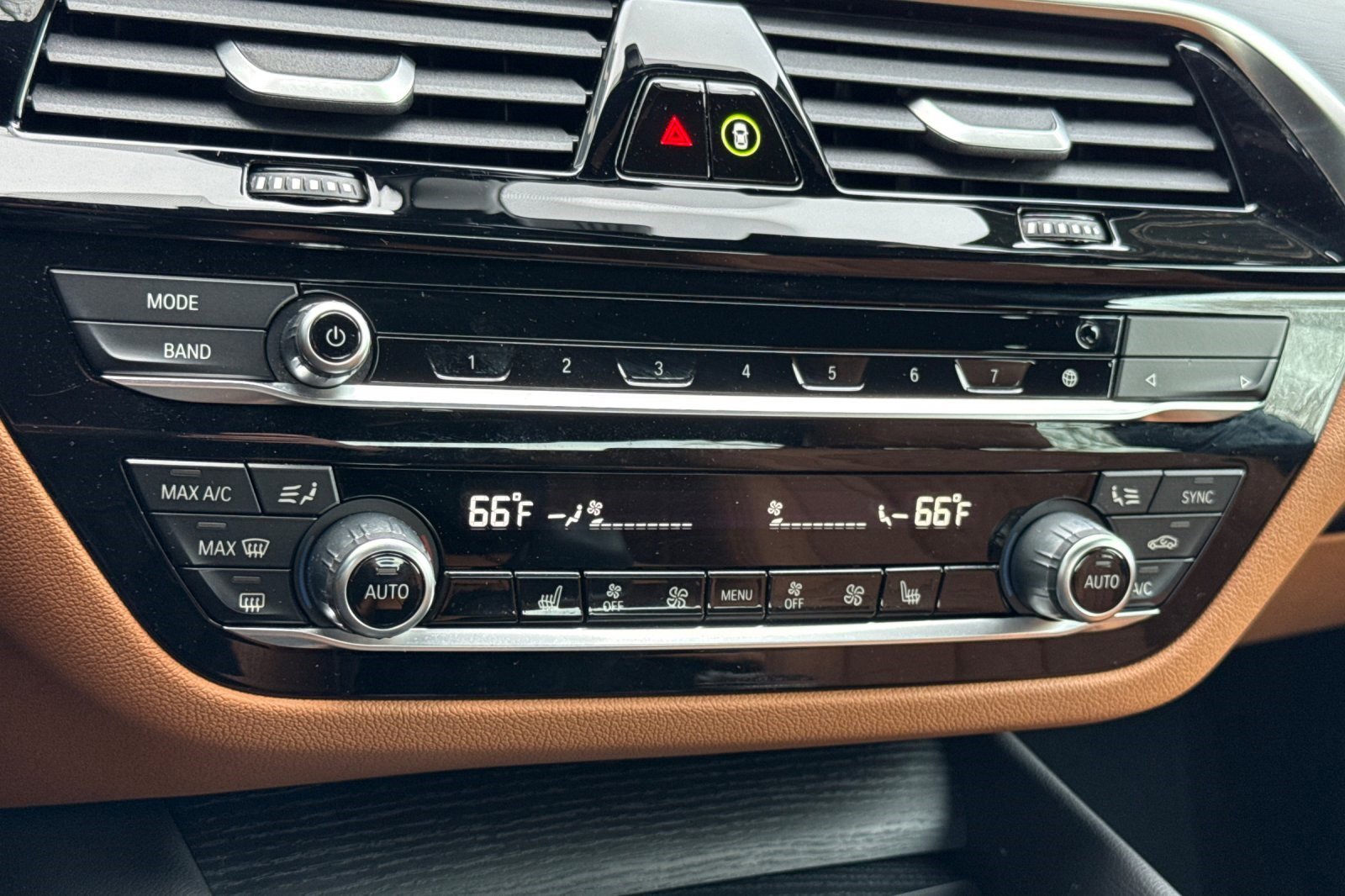 Certified 2023 BMW 540i w/ Premium Package image 25