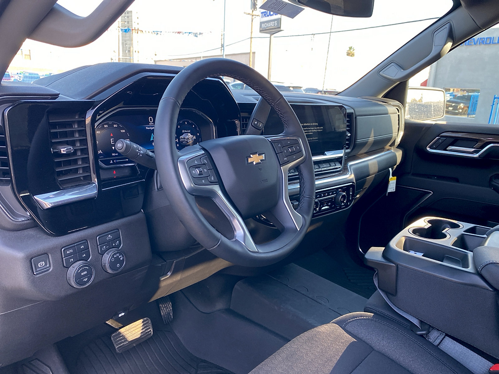 New 2025 Chevrolet Silverado 1500 LT AWD/4WD image 25