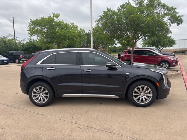 Used 2023 Cadillac XT4 Premium Luxury w/ Cold Weather Package FWD image 4