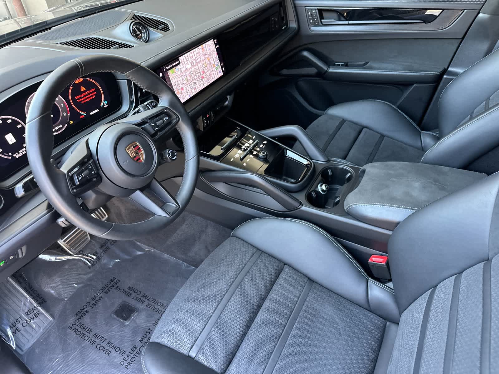Used 2025 Porsche Cayenne GTS AWD/4WD image 11