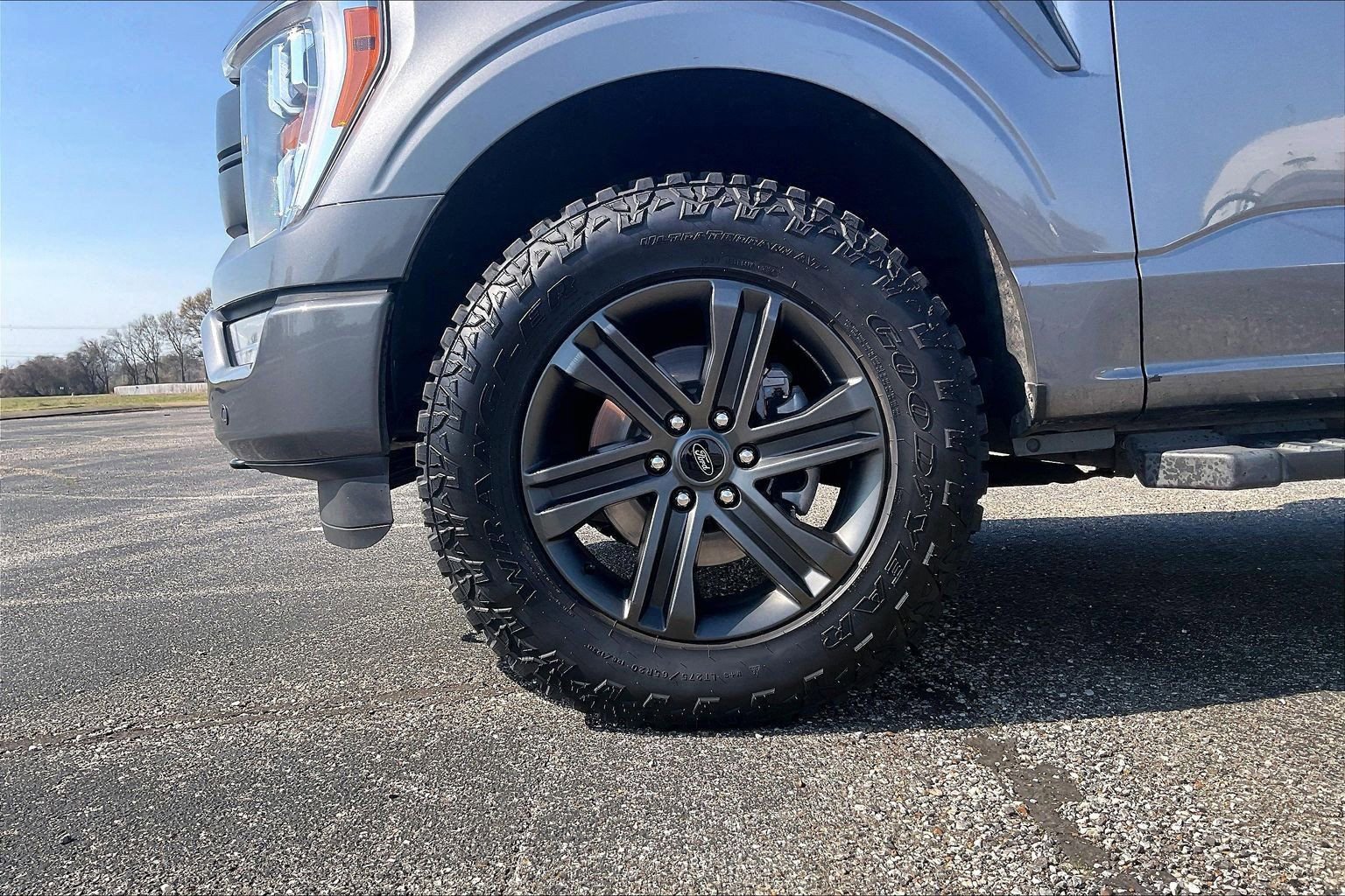 Used 2021 Ford F150 Lariat image 3