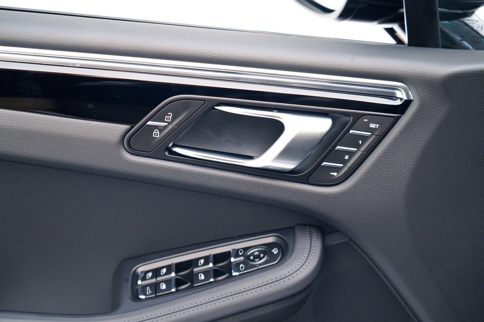 New 2026 Porsche Macan Turbo image 24