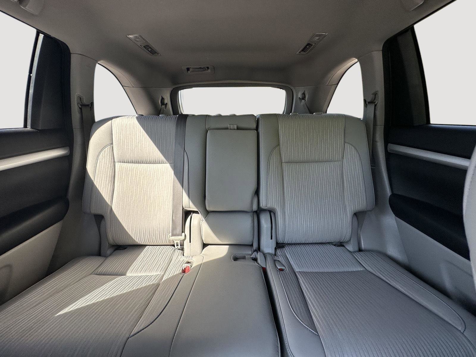 Used 2017 Toyota Highlander Plus AWD/4WD image 13