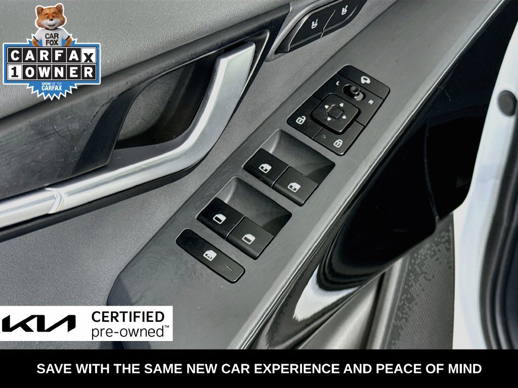Certified 2025 Kia Niro FWD image 22