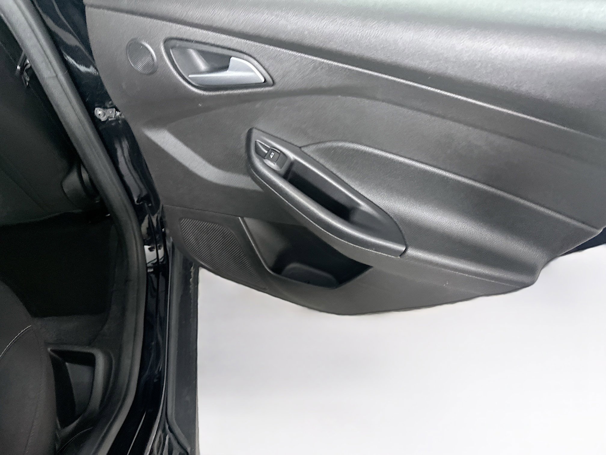 Used 2017 Ford Focus SEL image 28