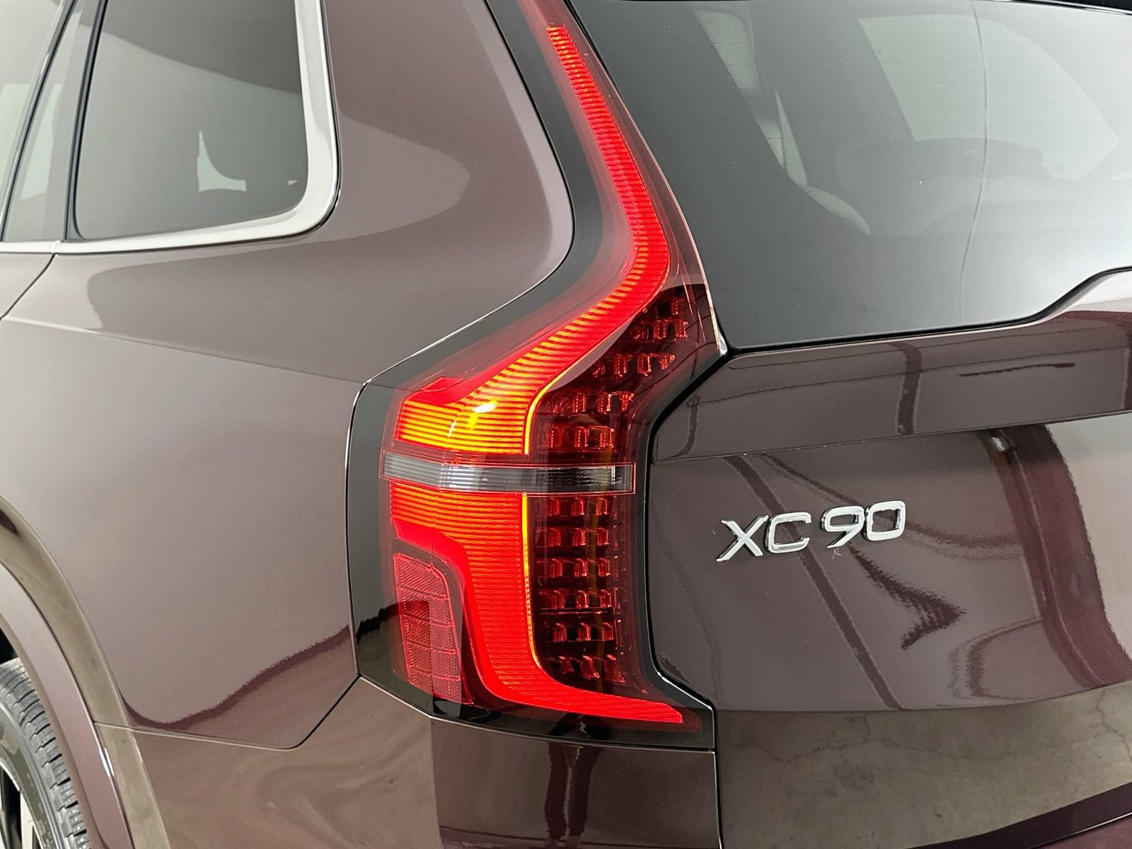 New 2026 Volvo XC90 B5 Core w/ Protection Package AWD/4WD image 12