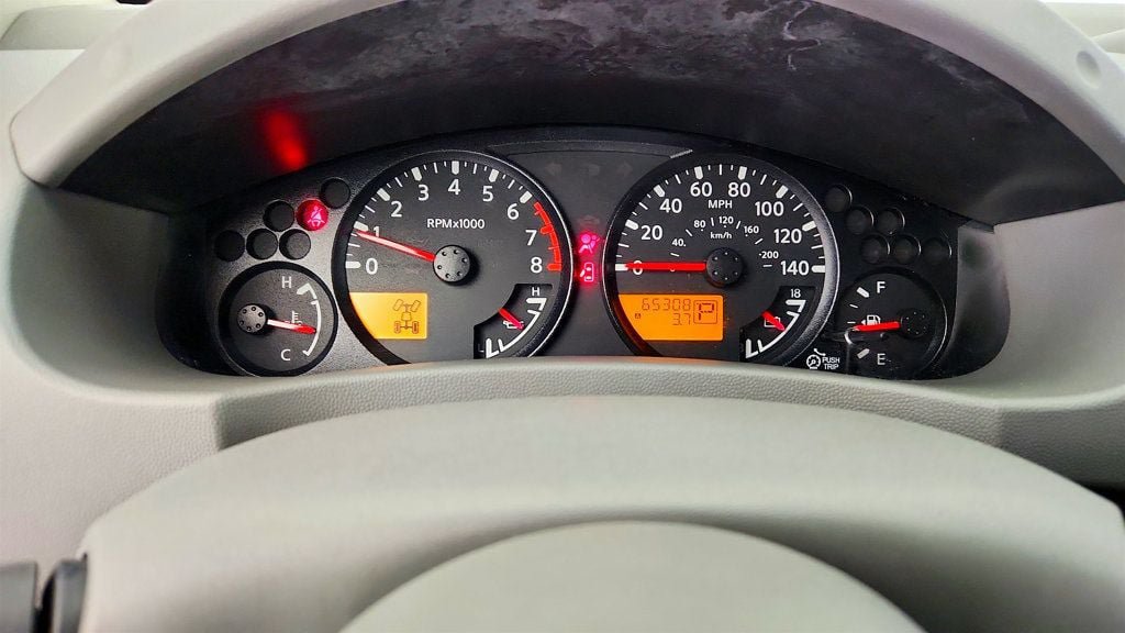 Used 2013 Nissan Frontier SV w/ SV Value Truck Pkg AWD/4WD image 14