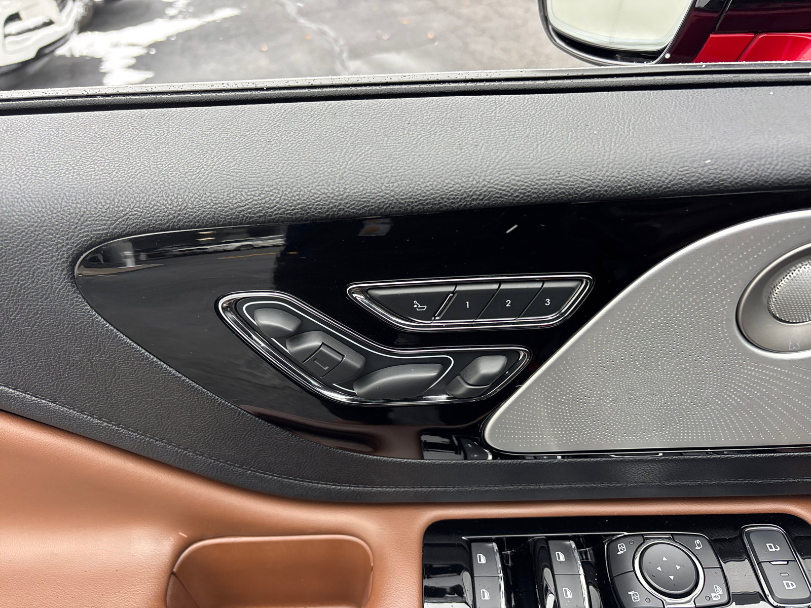 Used 2020 Lincoln Aviator Reserve w/ Equipment Group 202A image 12