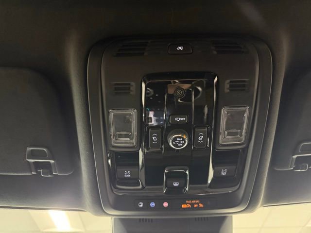 Used 2026 Cadillac Escalade Platinum Sport w/ LPO, ONYX Package image 19